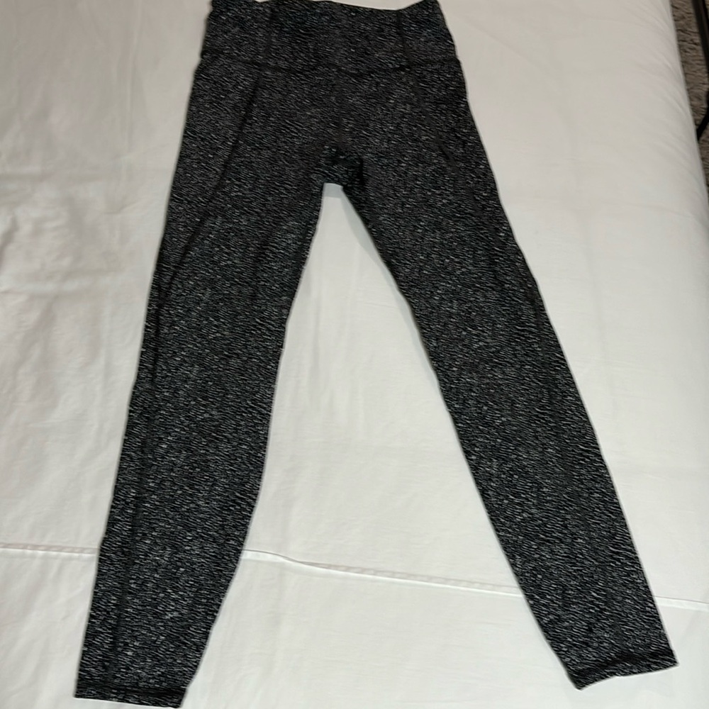 NWOT Athleta lightening static 7/8 tights -small